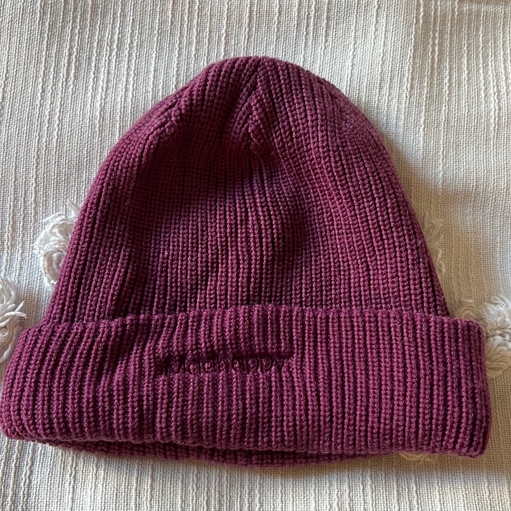 MadHappy 100% wool beanie